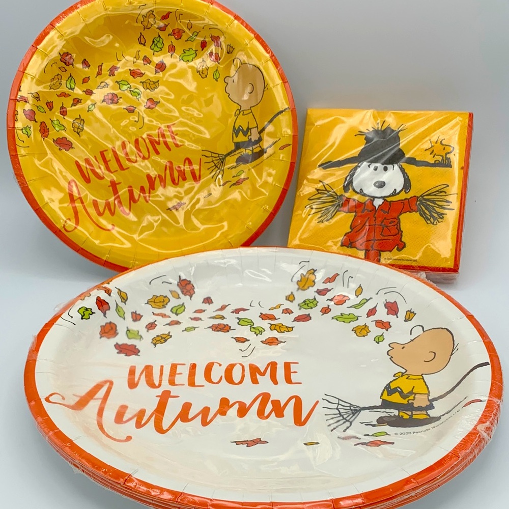 Peanuts “Welcome Autumn” Party Set – Charlie Brown & Snoopy Plates + Napkins